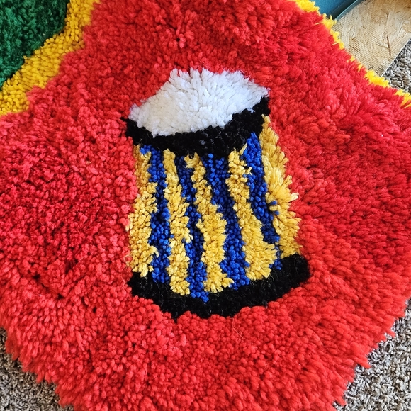 HANDMADE LATCH HOOK CHRISTMAS TREE SKIRT 41"X41" VTG HOLIDAY DECOR RETRO - Picture 2 of 8